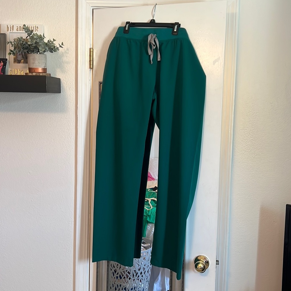 Figs Livingston scrub pants